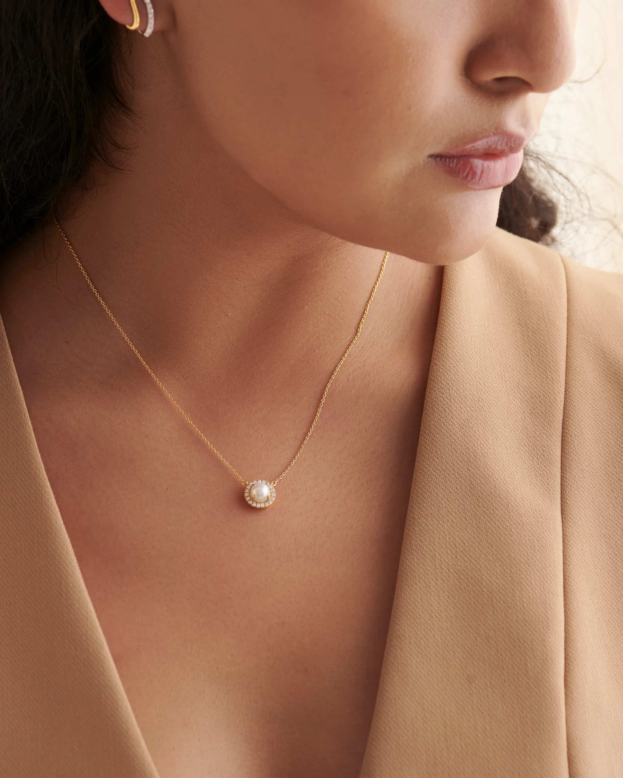 Classic Pearl Diamond Necklace