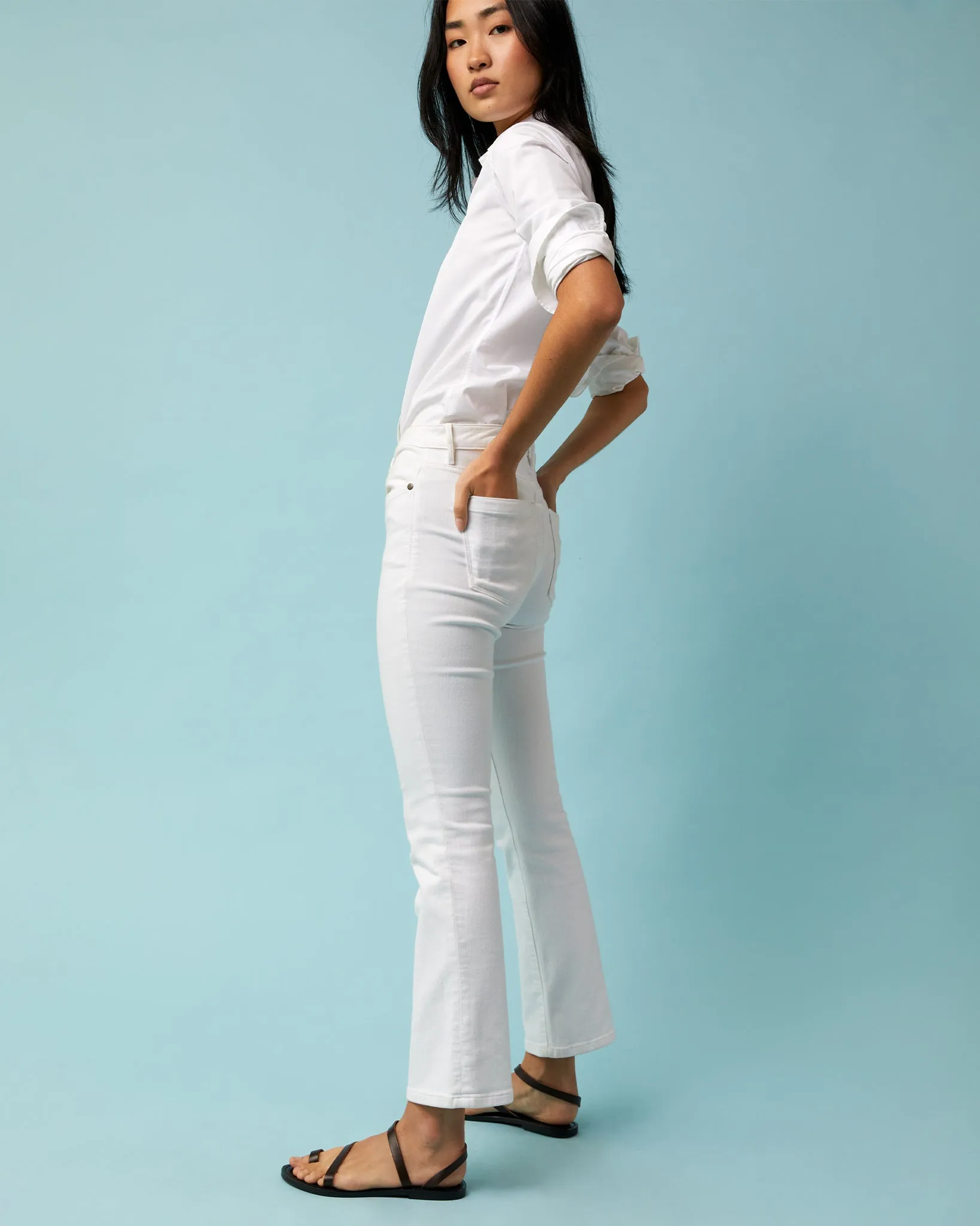 Flare Cropped 5-Pocket Jean in White Stretch Denim